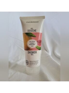 Fruits & Passion Grapefruit Guava Shower Gel, 200ml, Brand New, Made In Canada